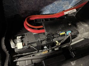 ボルボ VOLVO V90 CC バッテリー 交換 費用 値段 価格 位置 場所