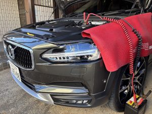 ボルボ VOLVO V90 CC バッテリー 交換 費用 値段 価格 位置 場所