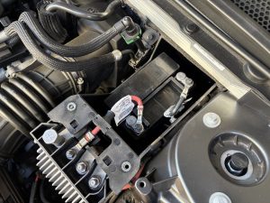 ボルボ VOLVO V90 CC バッテリー 交換 費用 値段 価格 位置 場所