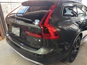 ボルボ VOLVO V90 CC バッテリー 交換 費用 値段 価格 位置 場所