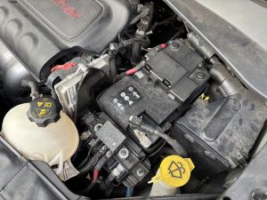 JEEP コンパス MP M624 バッテリー 交換 費用 値段 価格 位置 場所