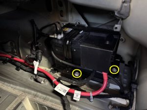 シボレー カマロ バッテリー 交換 費用 値段 価格 位置 場所