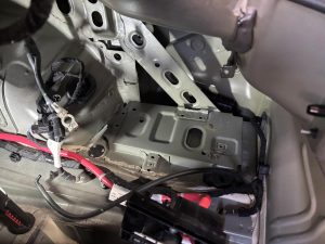 シボレー カマロ バッテリー 交換 費用 値段 価格 位置 場所