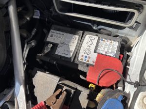 ベンツ GLC X253 バッテリー交換 費用 値段 価格 位置 場所