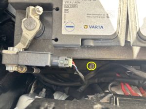 ベンツ GLC X253 バッテリー交換 費用 値段 価格 位置 場所