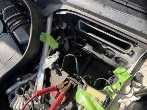 ベンツ GLC X253 バッテリー交換 費用 値段 価格 位置 場所