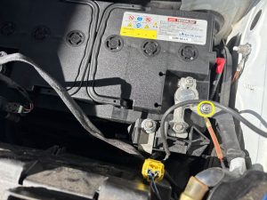 ベンツ GLC X253 バッテリー交換 費用 値段 価格 位置 場所