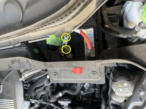 BMW 218 U06 バッテリー 交換 費用 値段 価格 位置 場所