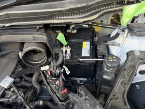 BMW 218 U06 バッテリー 交換 費用 値段 価格 位置 場所