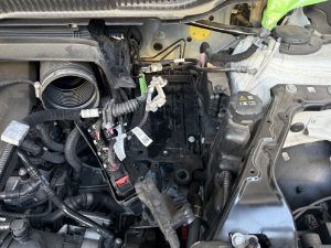 BMW 218 U06 バッテリー 交換 費用 値段 価格 位置 場所